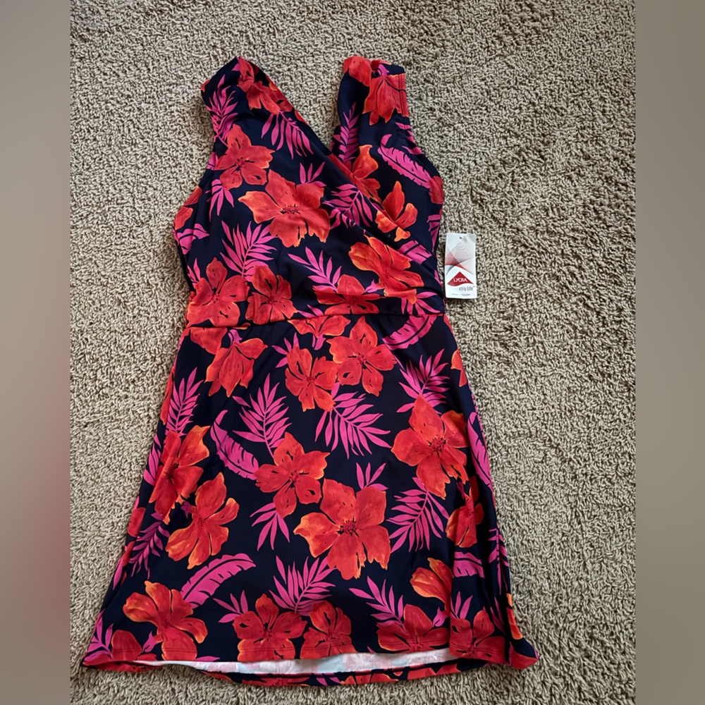 NWT Lands End Floral Swim Dress Swim in Red, Navy and Pink